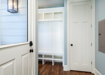 1522 Greenwood St by Urban Building Solutions Mudroom