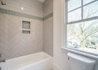 2615 Bedford Avenue bathroom